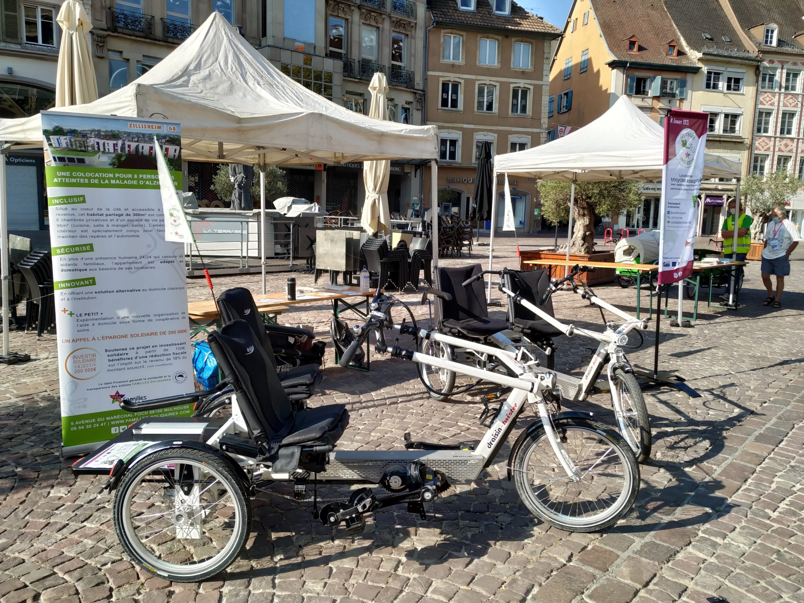 tricycle bi-place sur la place de la réunion à Mulhouse
