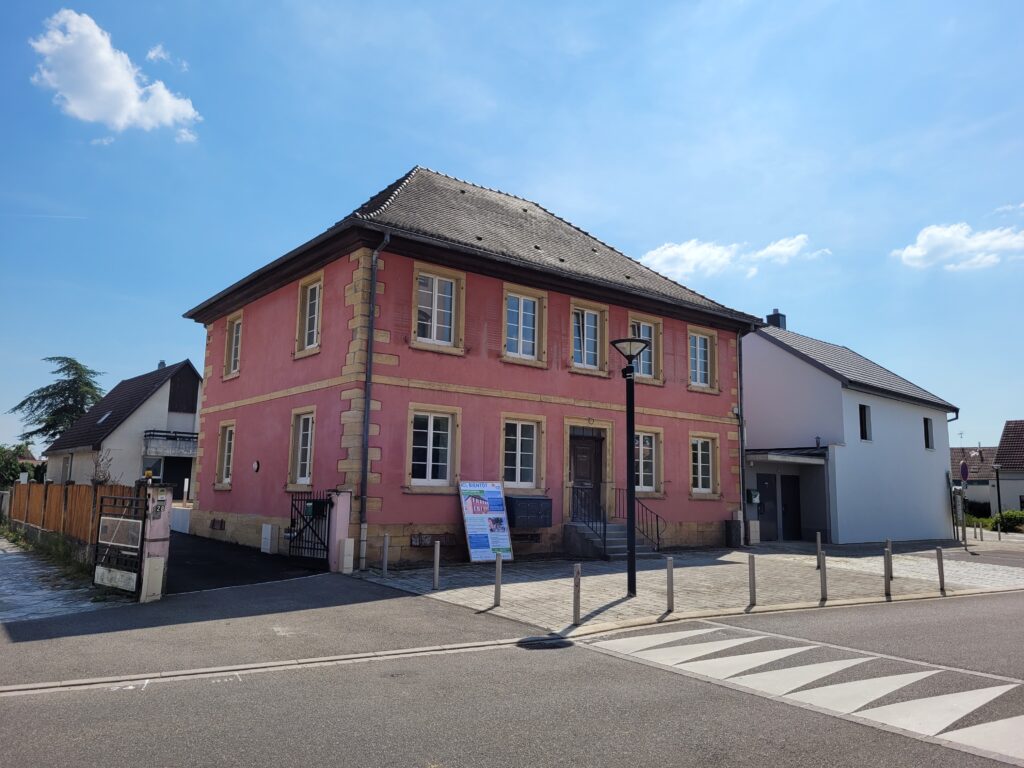 La Maison pour Tous de Bantzenheim sous un beau soleil alsacien